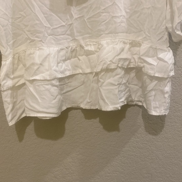 ▶️American Threads◀️ white ruffle layered short sleeve in small. - Picture 6 of 8